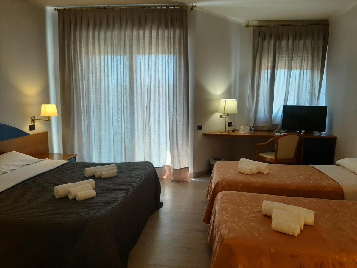 Roero Park Hotel Sommariva Perno Экстерьер фото