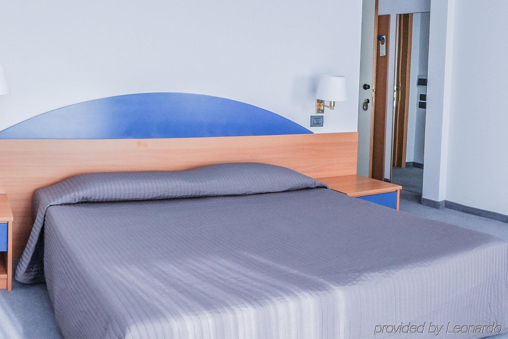 Roero Park Hotel Sommariva Perno Экстерьер фото
