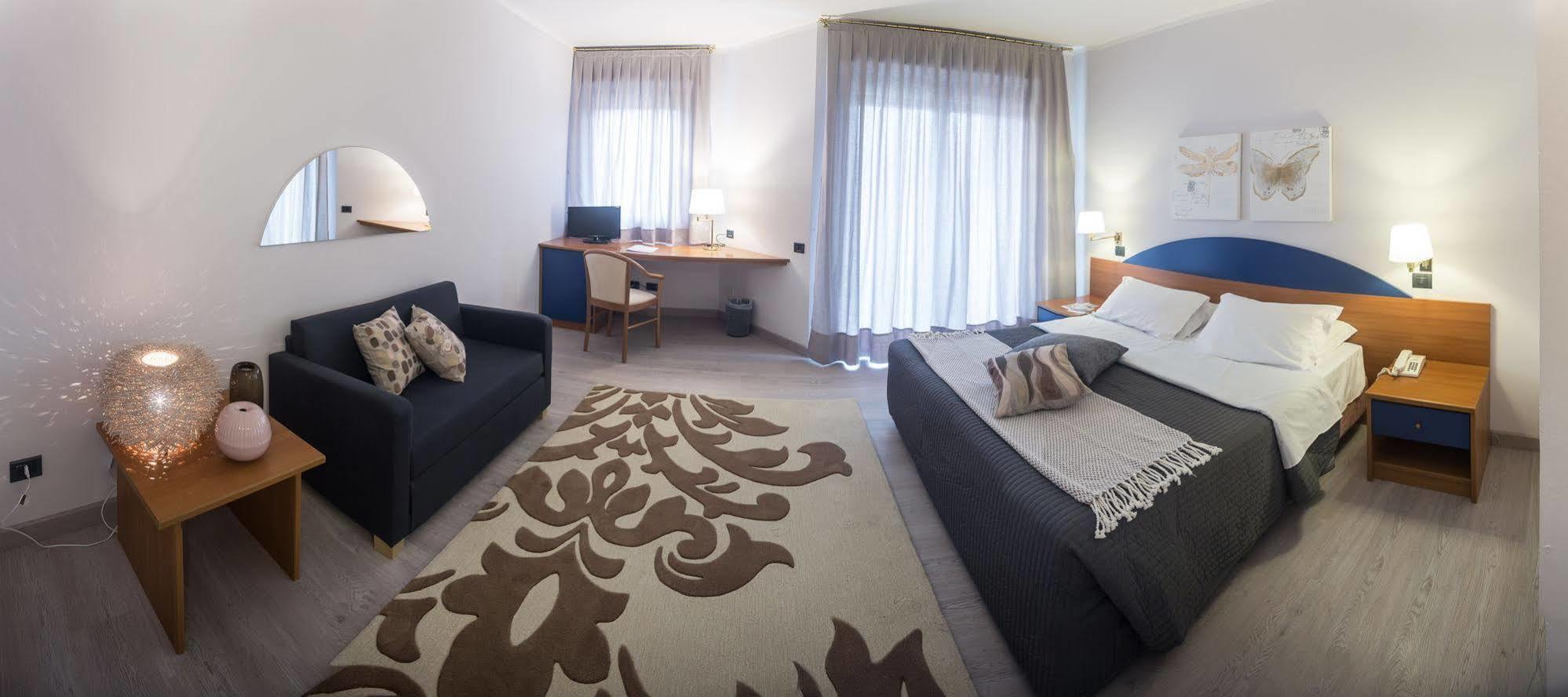 Roero Park Hotel Sommariva Perno Экстерьер фото