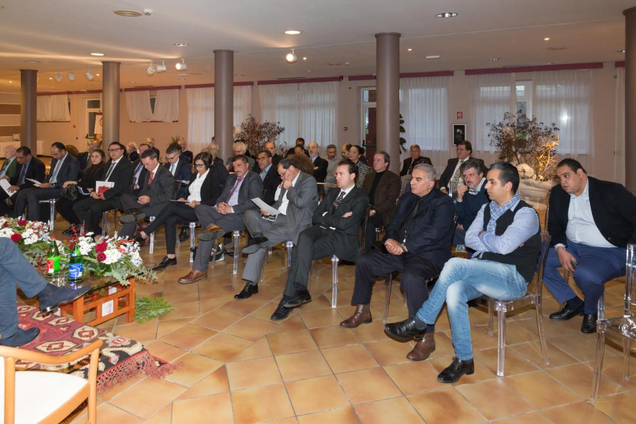 Roero Park Hotel Sommariva Perno Экстерьер фото