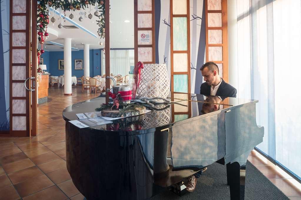 Roero Park Hotel Sommariva Perno Ресторан фото